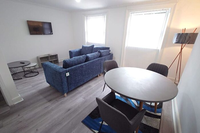 3 Bedroom Flat To Rent In Hope Street, Liverpool, L1