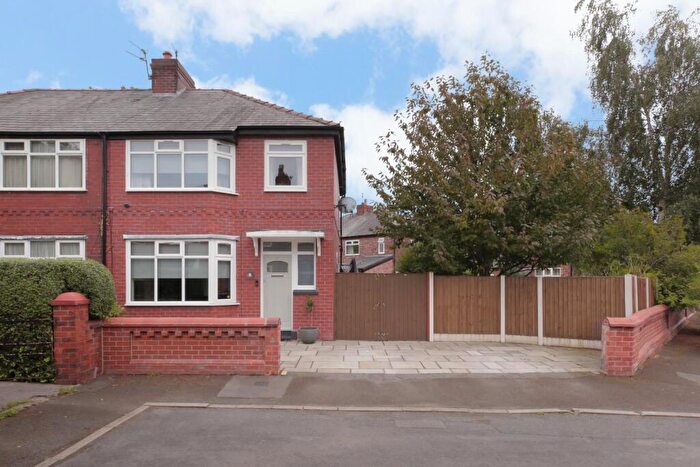 3 Bedroom Semi-Detached House For Sale In Edale Avenue, Audenshaw, Manchester, M34