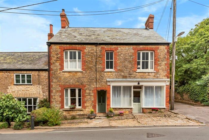 4 Bedroom Semi-Detached House For Sale In The Square, Broadwindsor, Beaminster, DT8