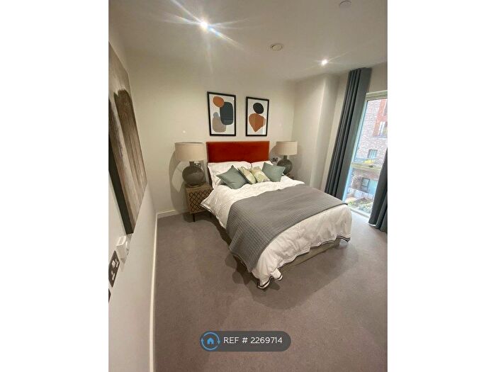 2 Bedroom Flat To Rent In Lotus House, London, E14
