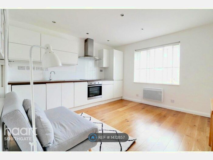 1 Bedroom Flat To Rent In Bramley Court, Barnet, EN4