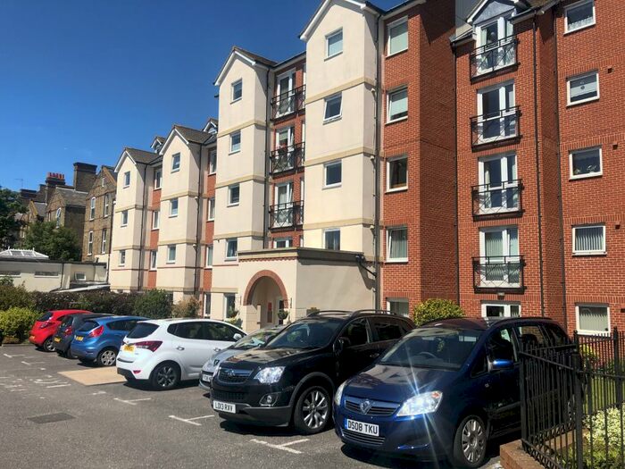 1 Bedroom Flat To Rent In Dickens Court, Margate, CT9