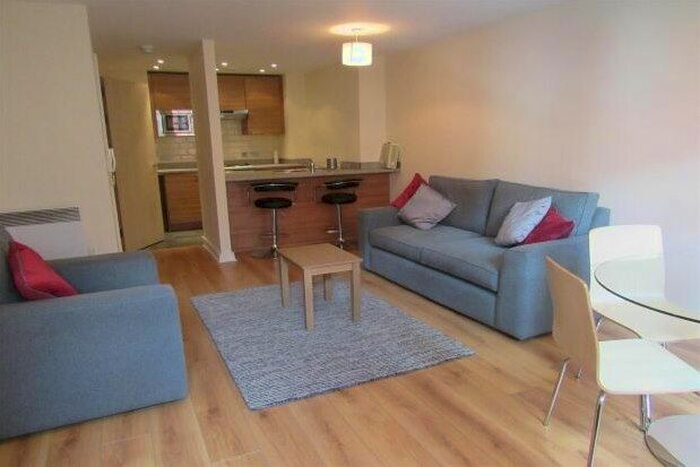 2 Bedroom Flat To Rent In The Quadrangle, Manchester, M1