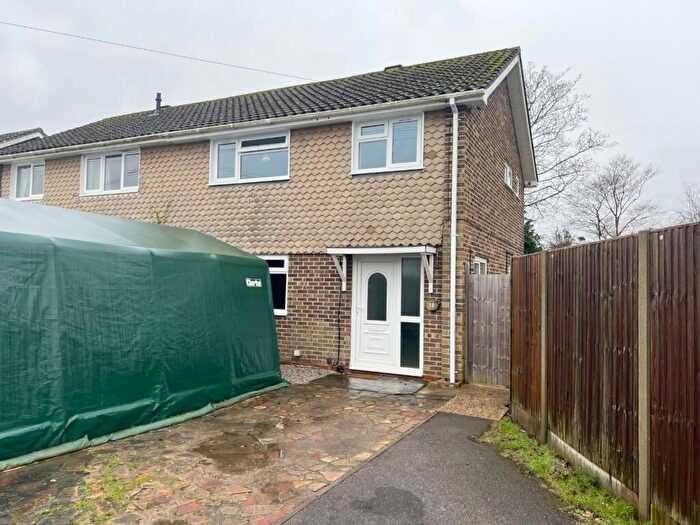 3 Bedroom Semi-Detached House For Sale In Stonymoor Close, Southampton, SO45
