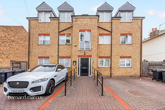 2 Bedroom Flat For Sale In Bensham Grove, Thornton Heath, CR7