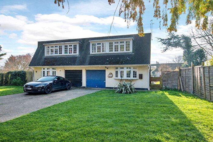 4 Bedroom Semi-Detached House For Sale In Manor Lane, Fawkham, Longfield, DA3
