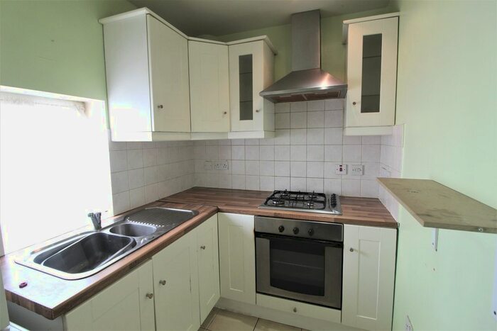 2 Bedroom Maisonette To Rent In Deaconsfield Road, Hemel Hempstead, Hertfordshire, HP3