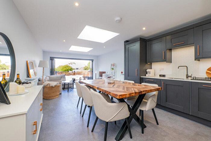 1 Bedroom Apartment To Rent In Central Road, Worcester Park, KT4