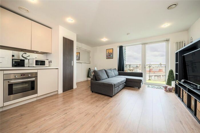 Studio To Rent In Hudson Building, Deals Gateway, Deptford, London, SE10