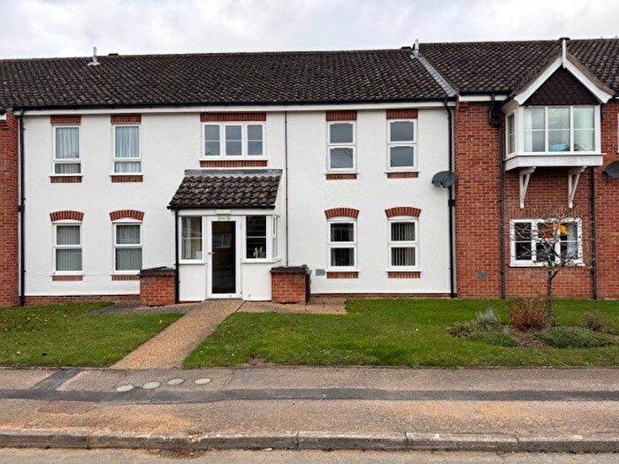1 Bedroom Flat For Sale In St. Margarets Gardens, Hoveton, Norwich, Norfolk, NR12