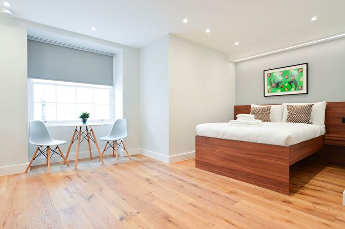 Studio To Rent In Flat, Leinster Square, Bayswater, W2
