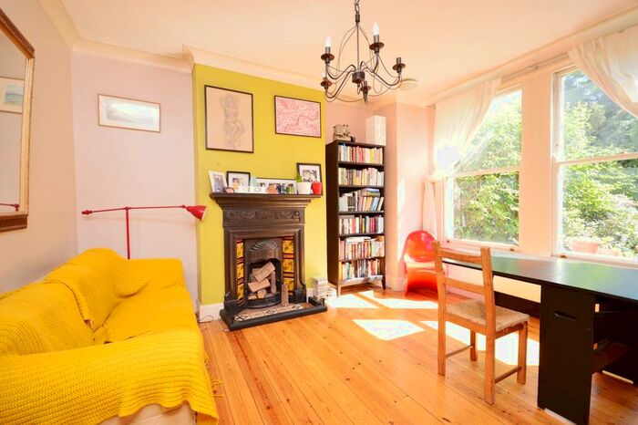 2 Bedroom Flat To Rent In Adelaide Avenue, London, SE4