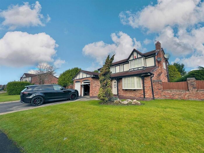 4 Bedroom Detached House To Rent In Hazelwood Road, Wilmslow, SK9