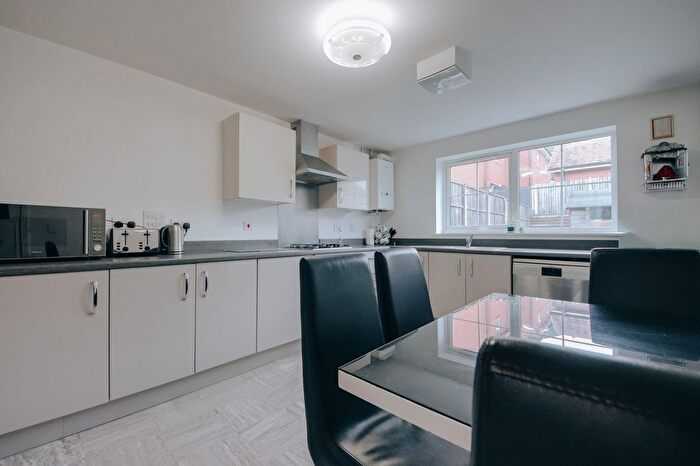 3 Bedroom Semi Detached House For Sale In Hubert Crescent, Bushey, WD23