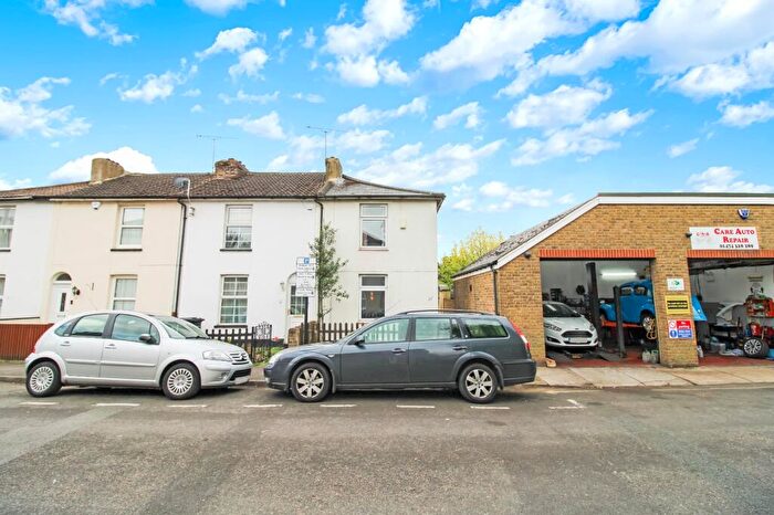 2 Bedroom End Of Terrace House To Rent In Spencer Street, Gravesend, Kent, DA11