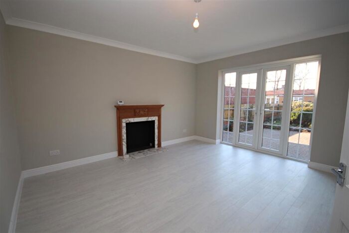 4 Bedroom Detached House To Rent In Gravel Hill Close, Bexleyheath, Kent, DA6