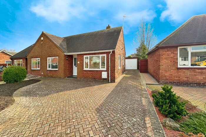 2 Bedroom Bungalow To Rent In Fairway, Selby, North Yorkshire, YO8