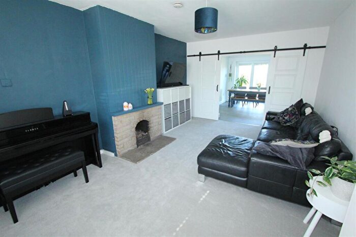 3 Bedroom Terraced House For Sale In Brickendon Green, Brickendon, SG13