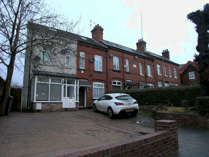 3 Bedroom Semi-Detached House To Rent In Metchley Lane, Birmingham, B17