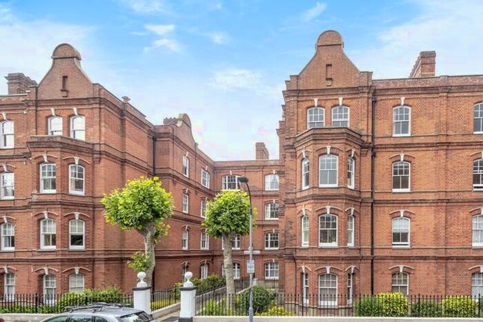 2 Bedroom Flat To Rent In Queen's Club Gardens, London, W14