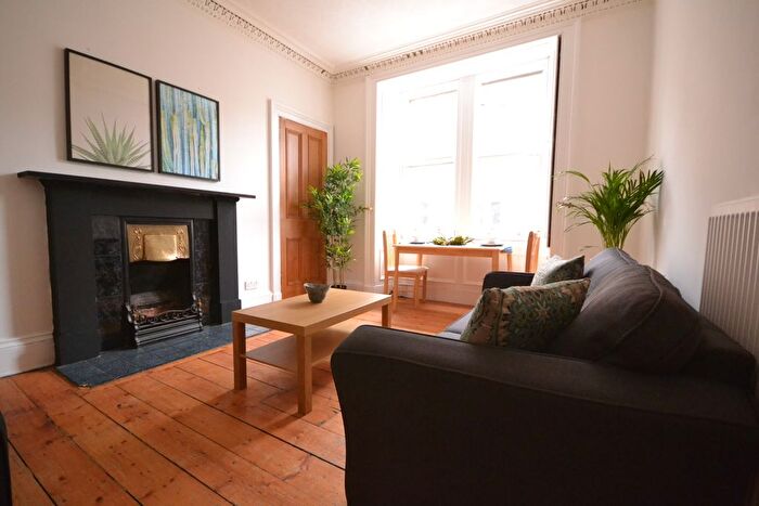 2 Bedroom Flat To Rent In Gardners Crescent, Edinburgh, EH3