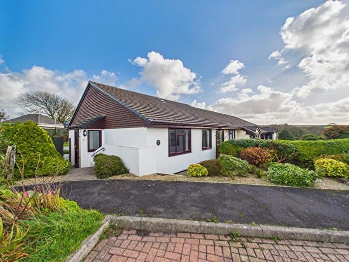 3 Bedroom Semi-Detached Bungalow To Rent In Heywood Close, Hartland, EX39