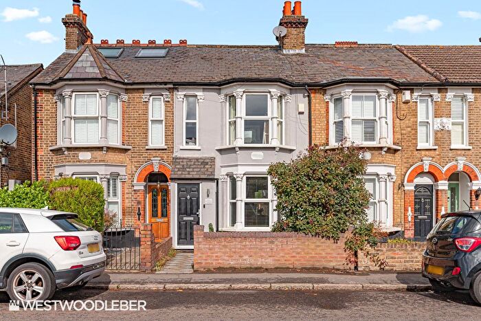 3 Bedroom Terraced House For Sale In Rye Road, Hoddesdon, EN11