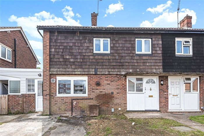 6 Bedroom Semi Detached House For Sale In Applegarth Avenue, Guildford, Surrey, GU2