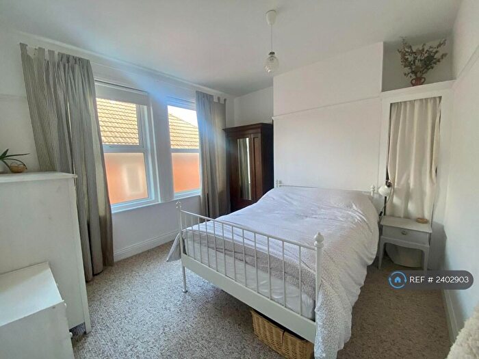 2 Bedroom Flat To Rent In Castlemain Avenue, Bournemouth, BH6
