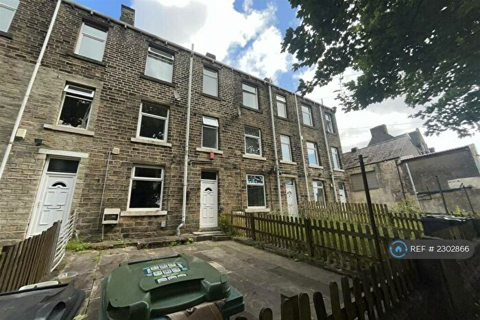 1 Bedroom Terraced House To Rent In Longwood Road, Huddersfield, HD3