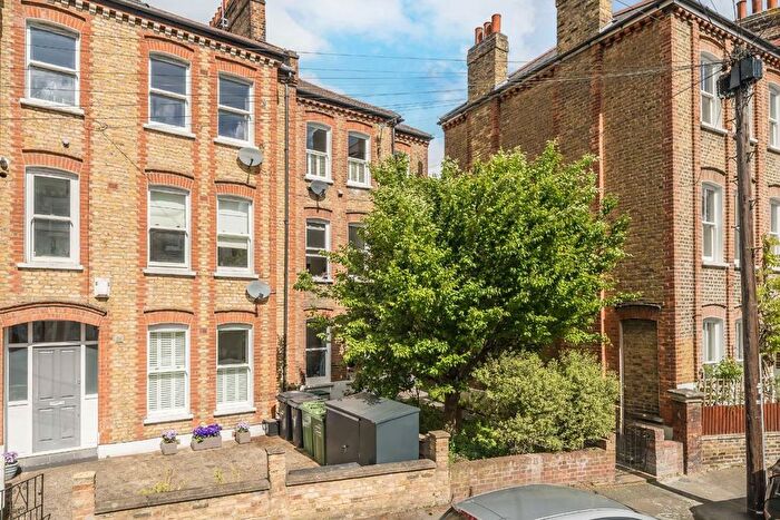 2 Bedroom Flat To Rent In Kendoa Road, Clapham, SW4