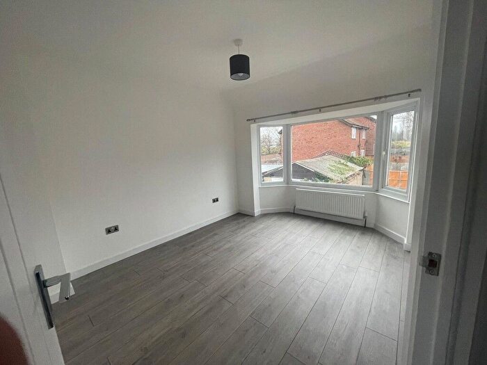 4 Bedroom End Of Terrace House To Rent In Tamworth Lane, Mitcham, CR4