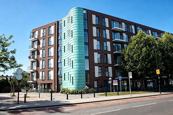 2 Bedroom Flat To Rent In Apartment, The Drakes, London, SE8