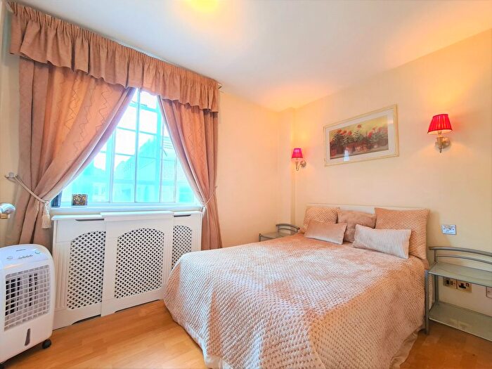 1 Bedroom Flat To Rent In Sloane Avenue, Chelsea, London, SW3