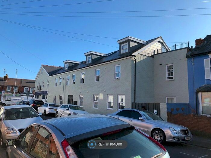 1 Bedroom Flat To Rent In Connaught Road, Reading, RG30