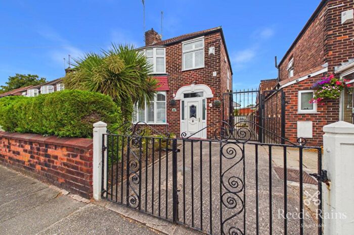 3 Bedroom Semi-Detached House For Sale In Arnfield Road, Manchester, Greater Manchester, M20