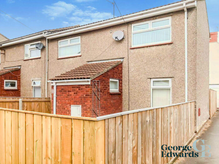 2 Bedroom Semi-Detached House To Rent In Redbourne Street, Hull, HU3