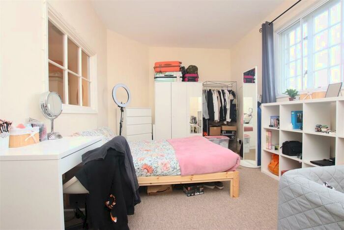 Flat To Rent In Wells Road, Bath, BA2