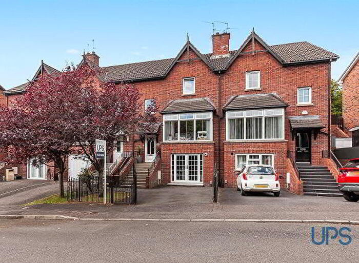 3 Bedroom TownHouse For Sale In Lagmore Glen, Belfast, BT17