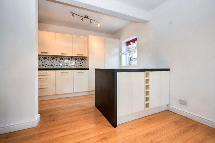 1 Bedroom Bungalow For Sale In Hirst Road, Wakefield, West Yorkshire, WF2