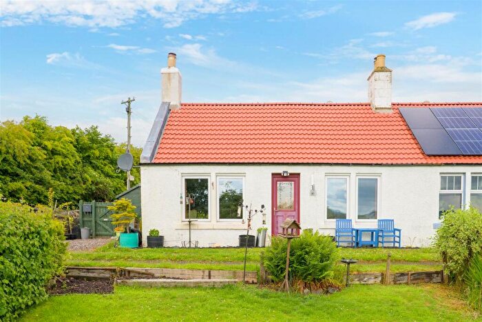 2 Bedroom Cottage For Sale In Dunbog, Newburgh, KY14