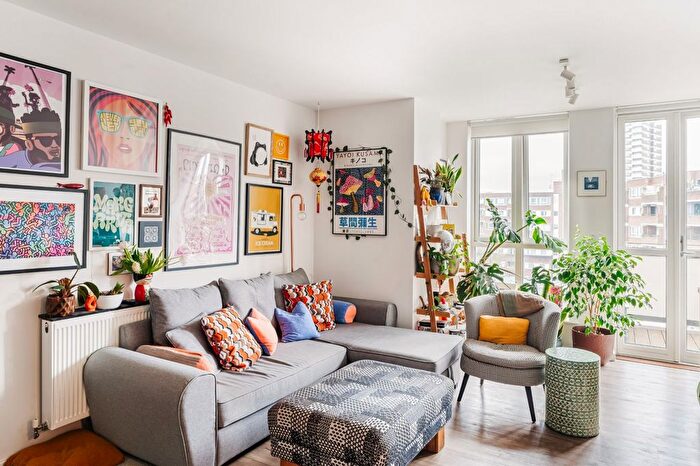 2 Bedroom Flat For Sale In Geoff Cade Way, London, E3