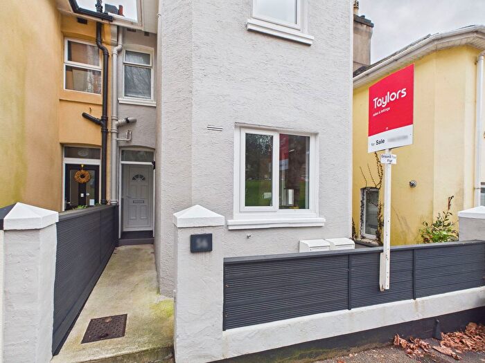 1 Bedroom Flat For Sale In Crownhill Park, Torquay, TQ2