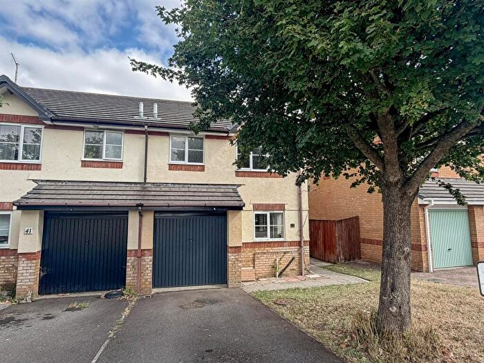 3 Bedroom Semi Detached House For Sale In Westermoor Drive, Roundswell, Barnstaple, EX31