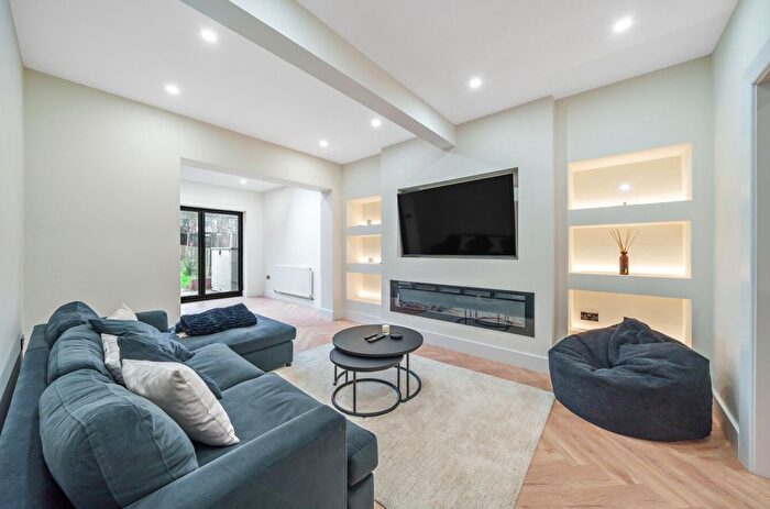 3 Bedroom Semi-Detached House To Rent In Highbrook Road, Kidbrooke, Blackheath, London, SE3