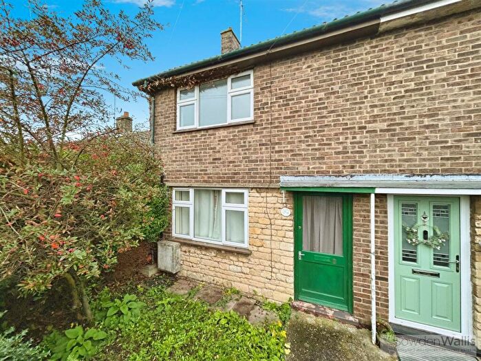 2 Bedroom End Of Terrace House For Sale In Eight Acres, Stamford, PE9