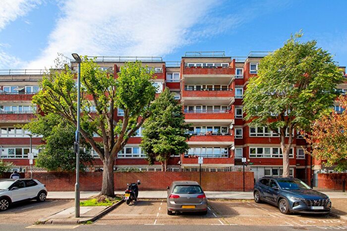 3 Bedroom Flat For Sale In Goulden House, Bullen Street, SW11