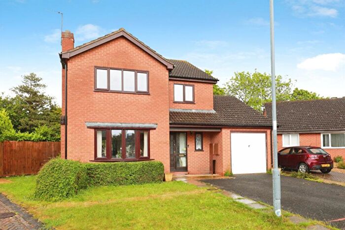 4 Bedroom Detached House For Sale In Bristol Way, Wellesbourne, Warwick, CV35