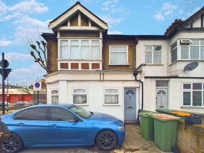 2 Bedroom Flat To Rent In High Street South, London, E6