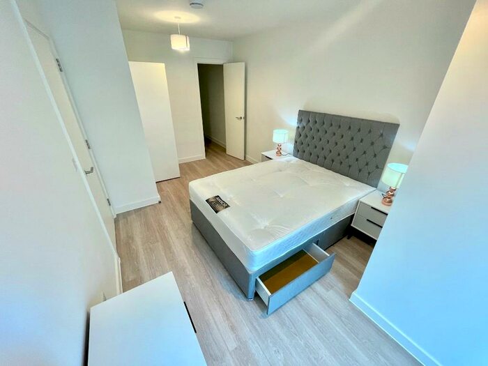1 Bedroom Apartment To Rent In Laurence Place At Embankment West, New Kings Head Yard, Manchester, Greater Manchester, M3